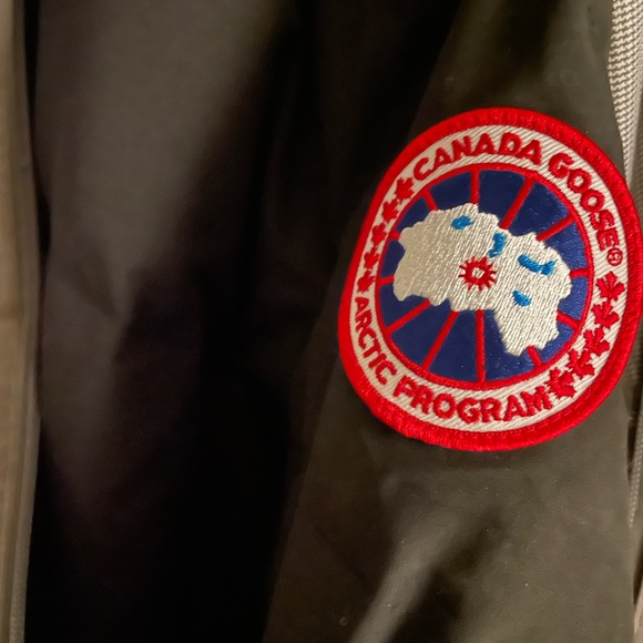 BRAND NEW Canada Goose Chelsea Parka Black - Picture 1 of 15